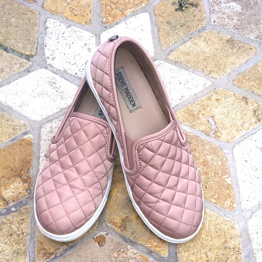 Steve Madden 7.5 rose sneakers good condition but used.